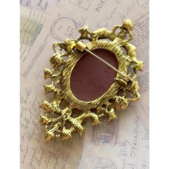 Classic Cameo Lady Brooch Ornate Gold Tone Red Rhinestone Frame - Picture 2 of 2